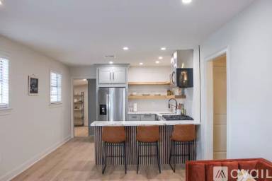 Main picture of 220 Brooklyn Ave