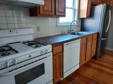 Main picture of 24 Grove St