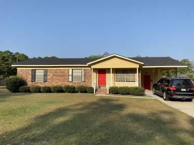 Main picture of 703 N Pecan St