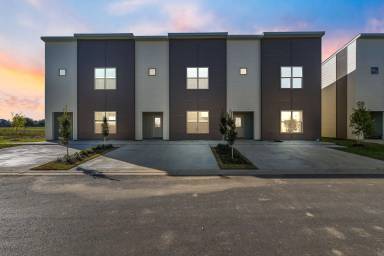 Main picture of 127 Gadwall Dr