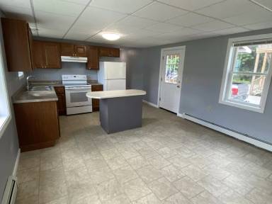 Main picture of 71 Main St