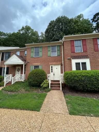 Main picture of 27 Priorslee Ln