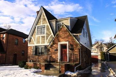 Main picture of 888 Chester St