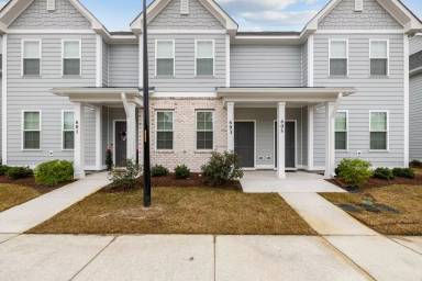 Main picture of Blue Point Bay Apartments