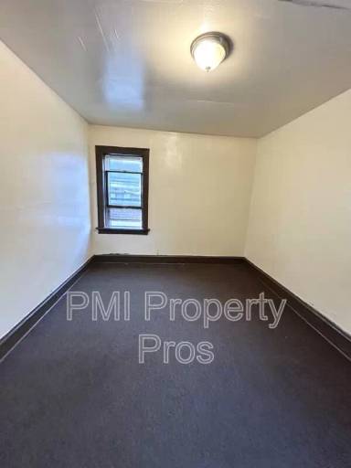 Main picture of 3112 N 38th St