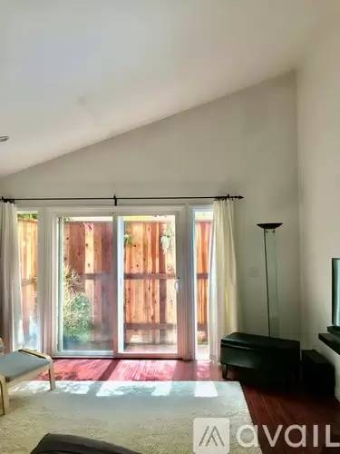 Main picture of 656 Grand Ave