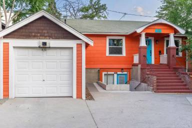 Main picture of 412 Roberts St