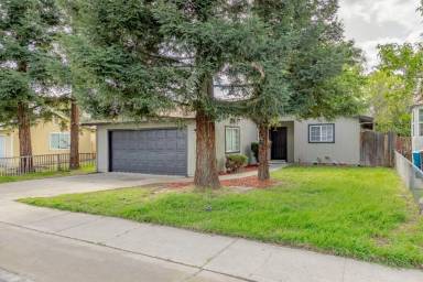 Main picture of 180 Percy Ave