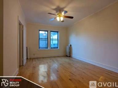 Main picture of 4851 N Damen Ave