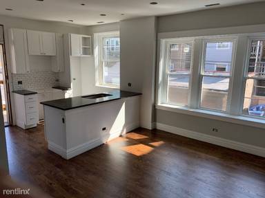 Main picture of 2614 W Leland Ave