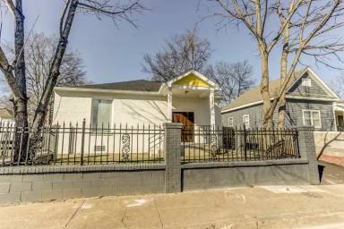Main picture of 1926 Southern Ave