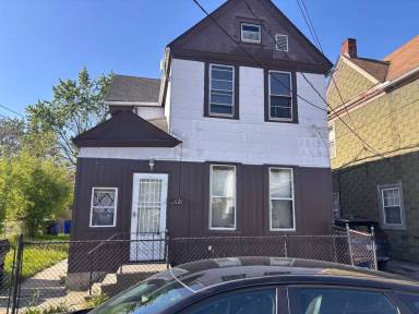 Main picture of 3621 Sackett Ave