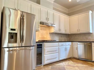 Main picture of 535 Lake Villa Dr