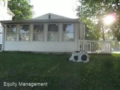 Main picture of 1901 Oakwood Ave
