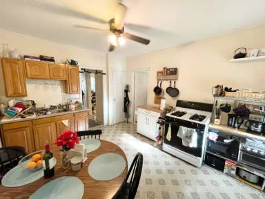 Main picture of 20 Howell St