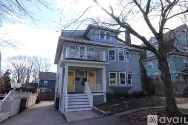 Main picture of 16 Greenough St