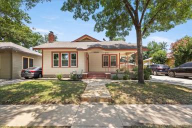 Main picture of 1827 W Summit Ave