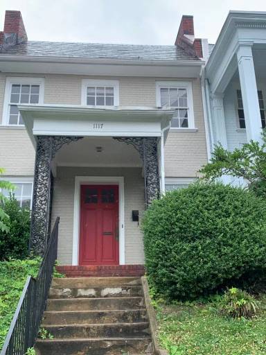 Main picture of 1117 W Grace St