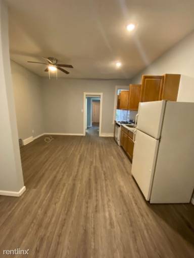 Main picture of 245 W Berkley St