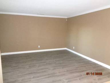 Main picture of 43357 21st St W