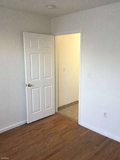 Main picture of 5004 Bergenline Ave