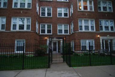 Main picture of 4904 N Springfield Ave
