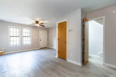 Main picture of 1722 Fox Hollow Dr