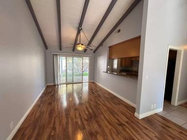 Main picture of 548 E Almond Ave