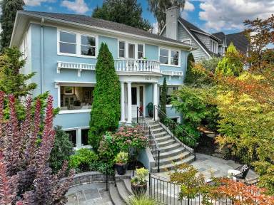 Main picture of 1939 E Crescent Dr