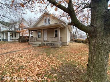 Main picture of 1104 N Campbell Ave