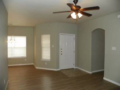 Main picture of 135 Marvin Cv