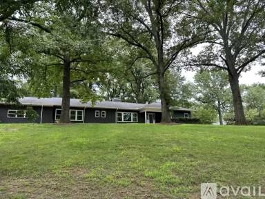 Main picture of 20 Lindworth Dr