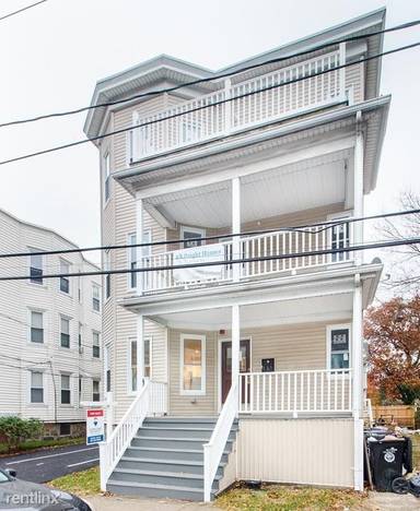 Main picture of 90 Easton St