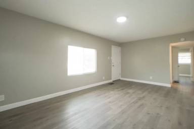 Main picture of 4089 Polk St