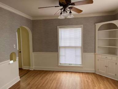 Main picture of 120 Lovejoy Ave