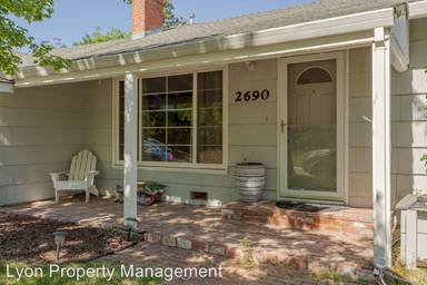 Main picture of 2690 Park Hills Dr