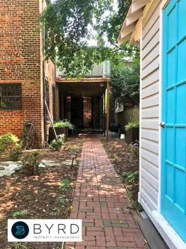 Main picture of 311 W Marshall St