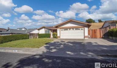 Main picture of 2221 Daffodil Dr