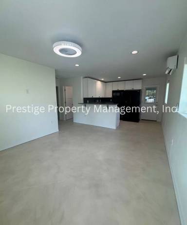 Main picture of 923 N Benton Ave