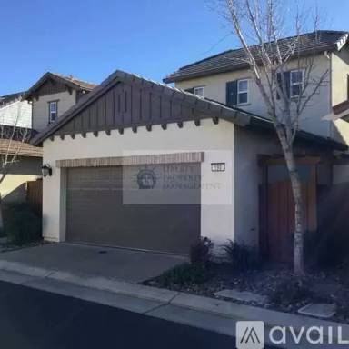 Main picture of 190 W Santa Cruz Way