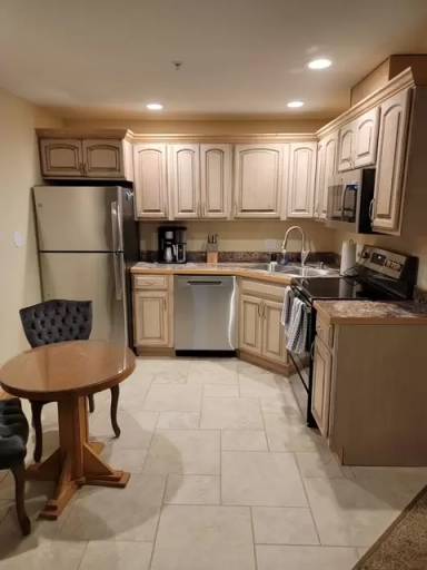 Main picture of 100 E Barnum St