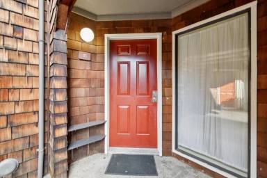 Main picture of 15 Peter Coutts Cir