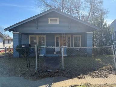 Main picture of 2013 33rd Ave N