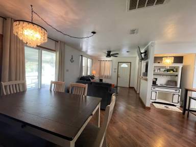 Main picture of 685 Eastview Dr
