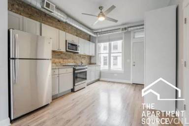 Main picture of 731 W Ohio St