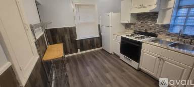 Main picture of 908 Riverview Blvd