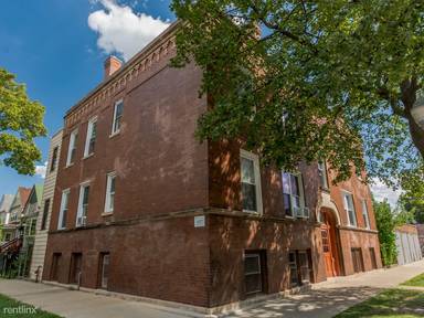 Main picture of 2225 N Hamlin Ave