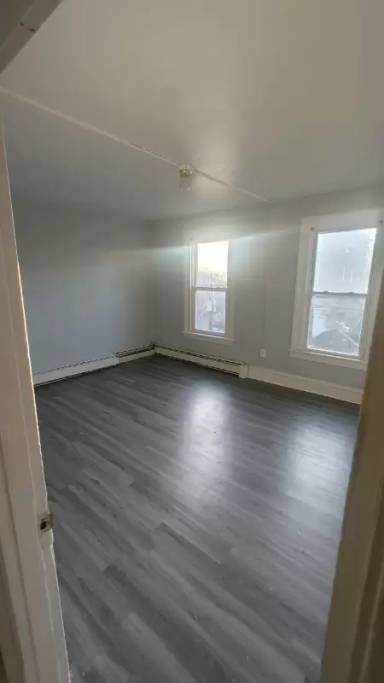 Main picture of 120 Babcock St