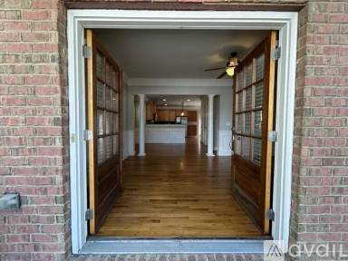 Main picture of 374 16th St NW