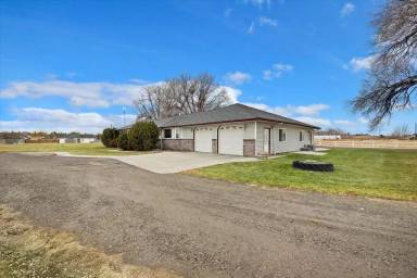 Main picture of 1050 Welch Ln